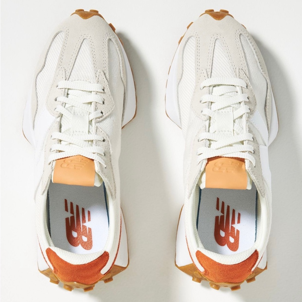 Woman new balance 327 size 9. Never worn.